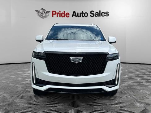 Used 2023 Cadillac Escalade ESV Sport AWD/4WD image 2