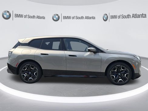 Used 2024 BMW iX xDrive50 w/ Sport Package AWD/4WD image 27