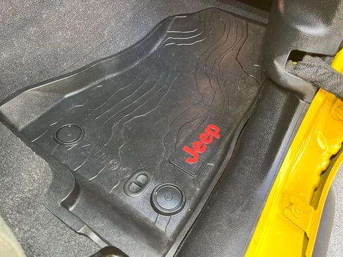 Used 2018 Jeep Wrangler Unlimited Rubicon image 48