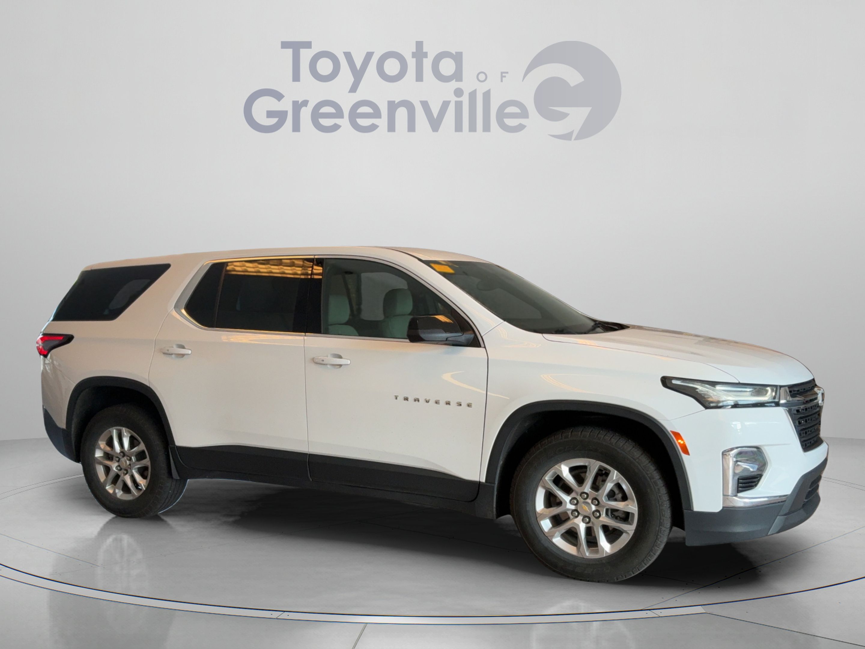 Used 2022 Chevrolet Traverse LS FWD image 7