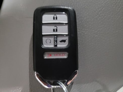Used 2018 Honda Pilot Touring image 32
