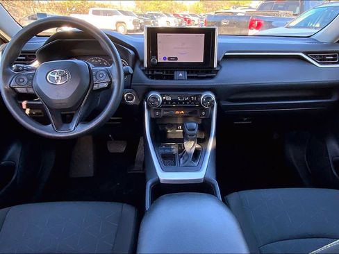Used 2025 Toyota RAV4 XLE image 15