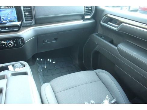 Used 2025 Chevrolet Silverado 1500 LT AWD/4WD image 19