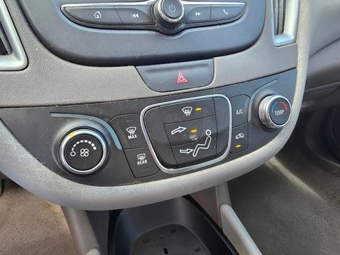 Used 2018 Chevrolet Malibu LS image 20