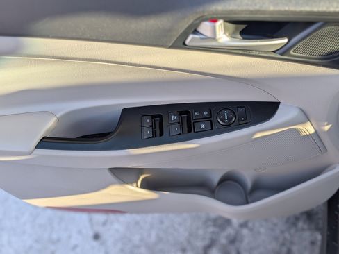 Used 2019 Hyundai Tucson SE image 25