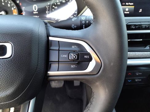 Used 2024 Jeep Compass Latitude image 26