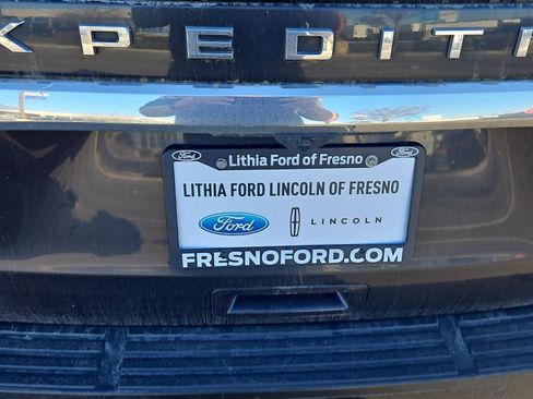 Used 2024 Ford Expedition Limited image 8