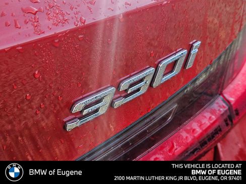 Used 2024 BMW 330i xDrive Sedan w/ Premium Package AWD/4WD image 17