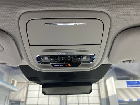 Used 2025 Lincoln Aviator AWD w/ Jet Appearance Package image 33