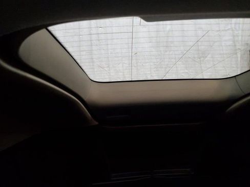 Used 2004 Chrysler Crossfire Base image 18