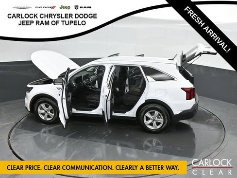 Used 2023 Kia Sorento LX image 79
