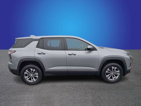 Used 2025 Chevrolet Equinox LT FWD image 4