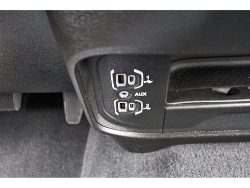 Used 2025 RAM 2500 Big Horn AWD/4WD image 30