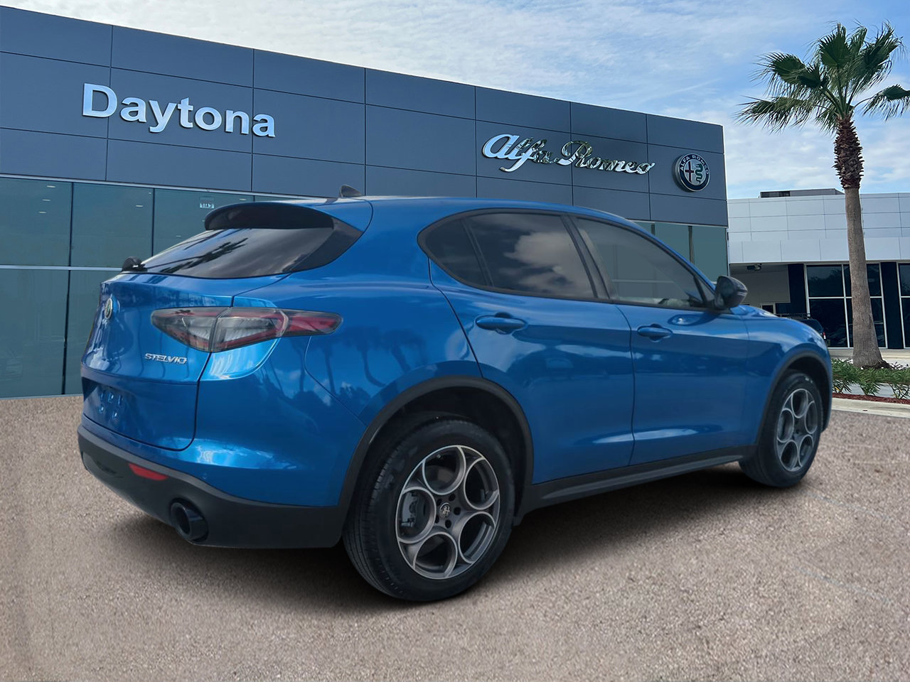 New 2025 Alfa Romeo Stelvio Sprint w/ Convenience Package AWD/4WD image 2