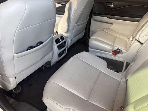 Used 2018 Honda Pilot Elite image 17
