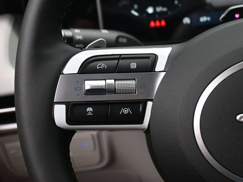 Used 2025 Hyundai Tucson Limited AWD/4WD image 14