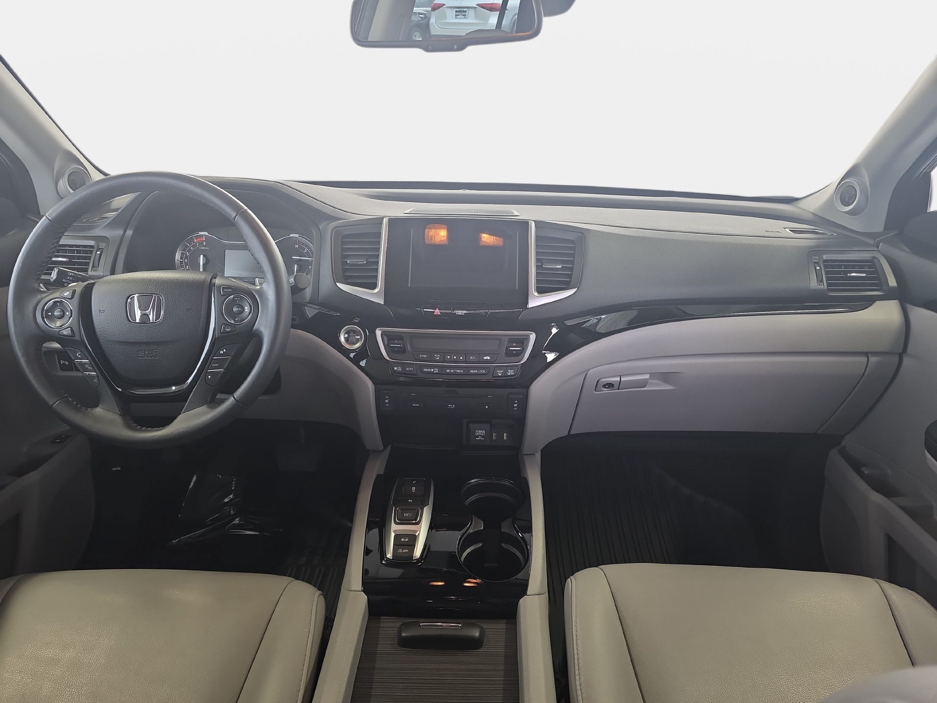 Used 2018 Honda Pilot Touring image 9