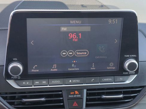 Used 2025 Nissan Altima 2.5 SV FWD image 16