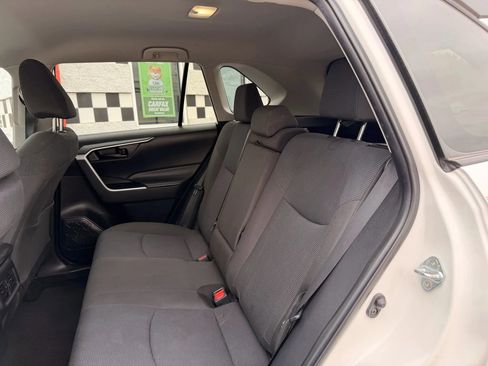 Used 2022 Toyota RAV4 LE w/ Carpet Mat Package (TMS) image 22