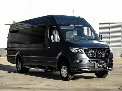 Used 2023 Mercedes-Benz Sprinter 3500 image 17