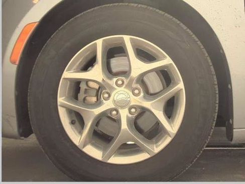 Used 2017 Chrysler Pacifica Limited w/ UConnect Theater Package image 8