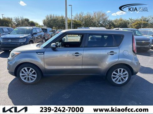 Used 2019 Kia Soul + image 5
