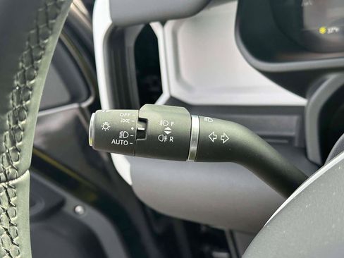 Used 2025 Land Rover Defender 110 S image 24