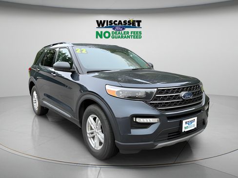 Certified 2022 Ford Explorer XLT w/ Equipment Group 202A AWD/4WD image 24