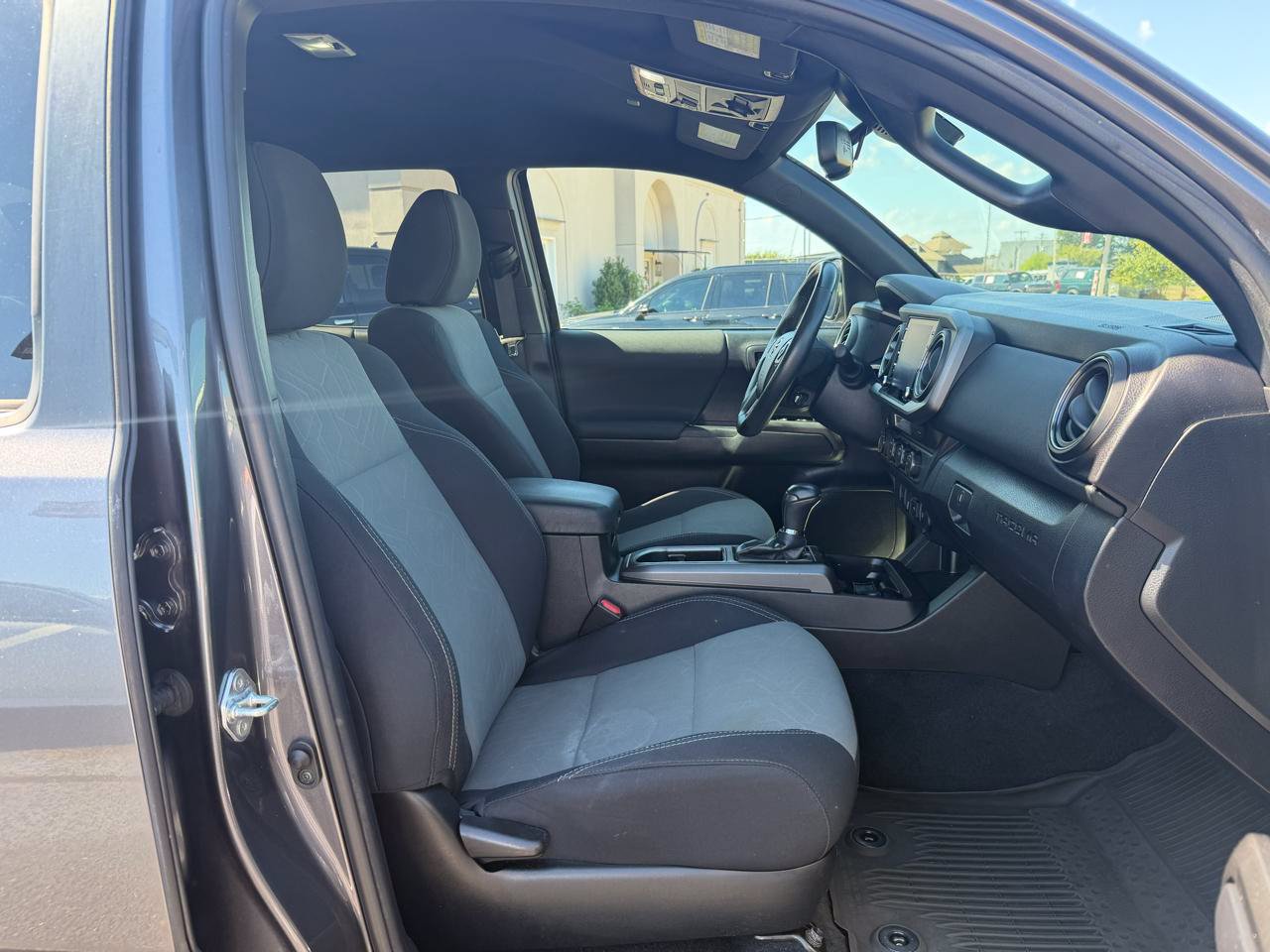 Used 2021 Toyota Tacoma TRD Off-Road AWD/4WD image 12