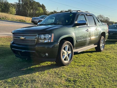 Used 2013 Chevrolet Avalanche LT w/ All-Star Edition image 7