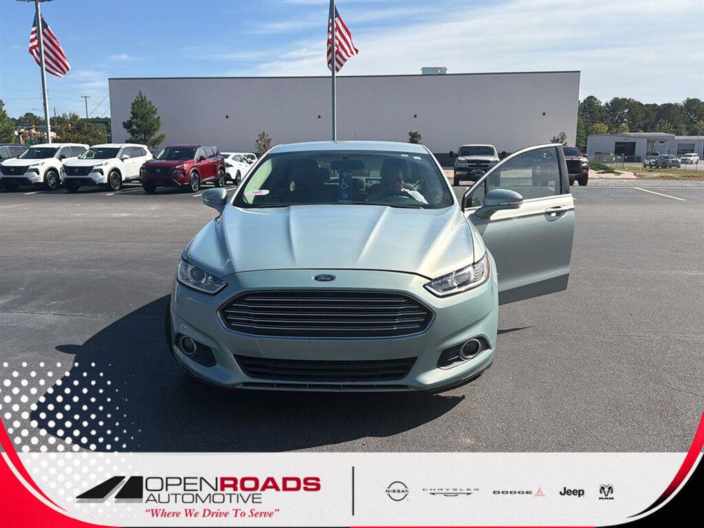 Used 2014 Ford Fusion SE w/ Equipment Group 502A FWD image 1