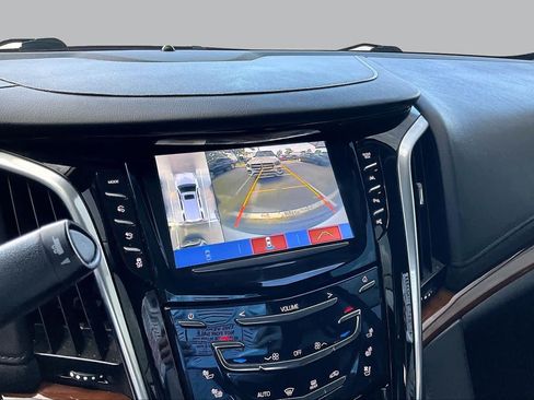 Used 2020 Cadillac Escalade Premium Luxury RWD image 25