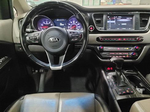 Used 2018 Kia Sedona SX Limited w/ SX Limited Prestige Package FWD image 22