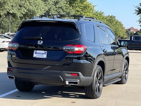 Used 2025 Honda Pilot Black Edition image 4