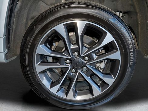 Used 2024 Jeep Grand Cherokee L Overland w/ Luxury Tech Group IV image 24