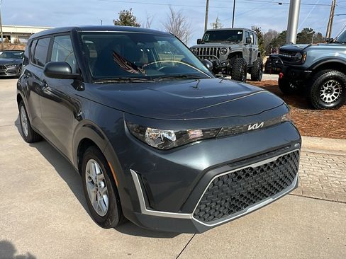 Used 2023 Kia Soul LX w/ Option Group 015 image 5