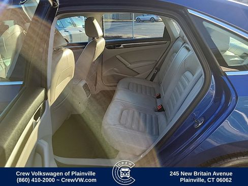 Used 2017 Volkswagen Passat 1.8T SEL Premium image 14