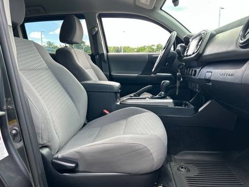 Used 2020 Toyota Tacoma SR5 AWD/4WD image 26