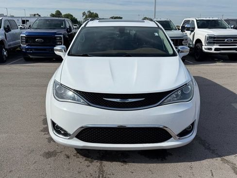 Used 2018 Chrysler Pacifica Limited FWD image 23