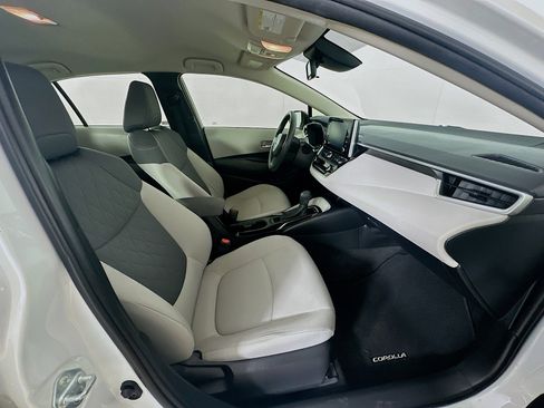 Used 2020 Toyota Corolla LE FWD image 29