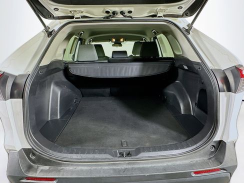 Used 2020 Toyota RAV4 XLE image 28