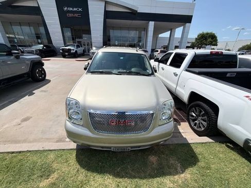 Used 2013 GMC Yukon Denali AWD/4WD image 3