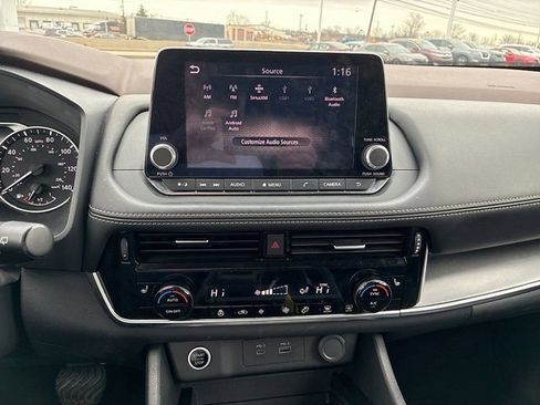 Used 2022 Nissan Rogue SV w/ SV Premium Package image 29