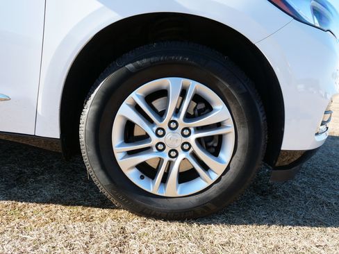 Used 2019 Buick Enclave Essence image 10