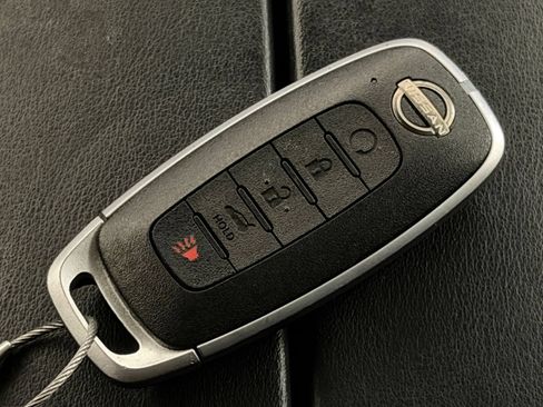 Used 2025 Nissan Rogue SV FWD image 27