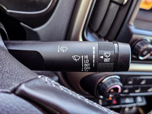 Used 2018 Chevrolet Colorado Z71 image 28