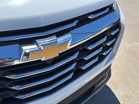 Used 2026 Chevrolet Equinox LT FWD image 32