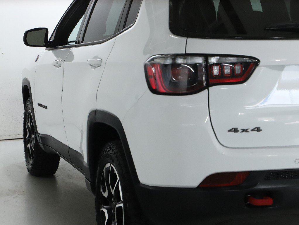Used 2025 Jeep Compass Trailhawk AWD/4WD image 40