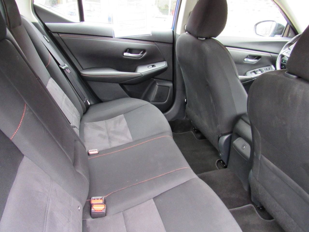 Used 2025 Nissan Sentra SR FWD image 32
