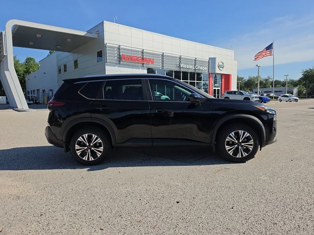Used 2023 Nissan Rogue SV w/ SV Premium B Package FWD image 9